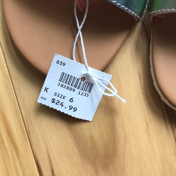 JoJo Siwa “Be You” sandals. - Picture 6 of 6